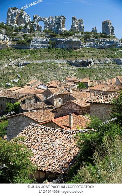 Village and cliffs in River Ebro Canyon  Orbaneja del Castillo  Burgos province, Castilla-León, Castille-Leon, Spain