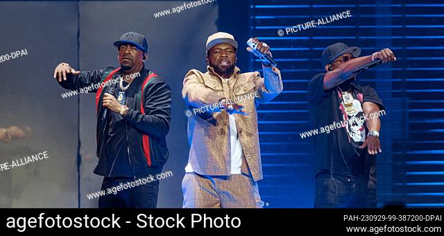 29 September 2023, Hamburg: Rapper Curtis ""50 Cent"" Jackson (M) performs at the start of his ""Final Lap Tour"" in Germany at Hamburg's Barclays Arena