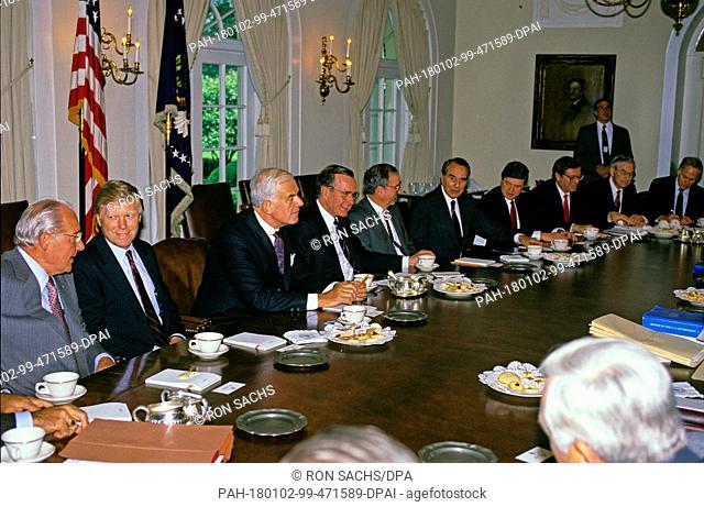 United States President George H.W. Bush meets with bipartisan, bicameral Congressional budget negotiators in the Cabinet Room of the White House in Washington