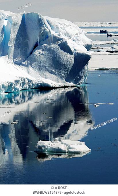 beautiful iceberg in calm antarctic waters, Antarctis, Suedpolarmeer, Weddellmeer