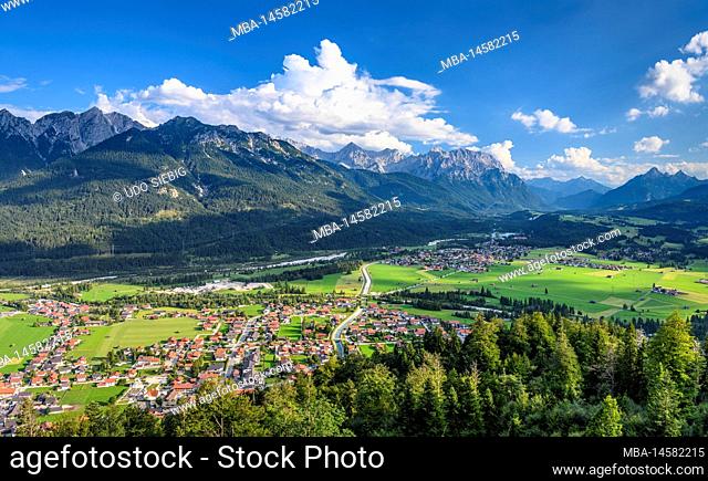 Germany, Bavaria, Werdenfelser Land, Wallgau, Isar valley, Soiern-, Karwendel- & Wetterstein mountains, view from Krepelschrofen