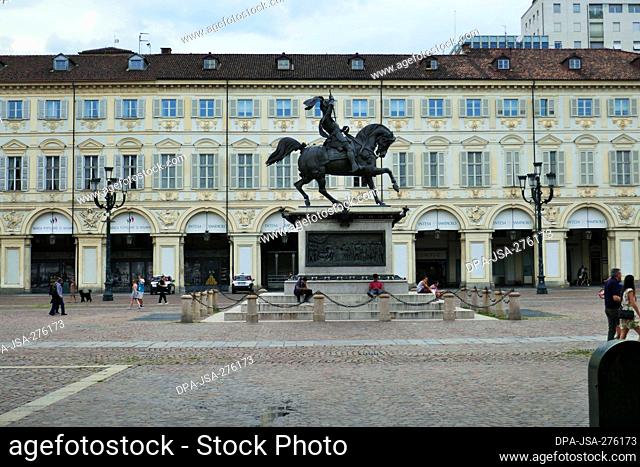 Bronze monument of Emmanuel Philibert, Piazza San Carlo, Turin, Piedmont, Italy, Europe, Italian, European