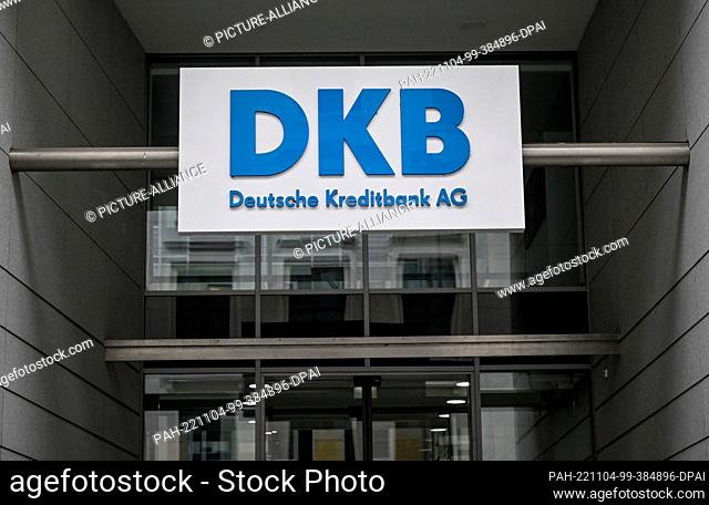 04 November 2022, Berlin: Branch of DKB Bank in Berlin. Incorrect bookings have occurred in current accounts of Deutsche Kreditbank
