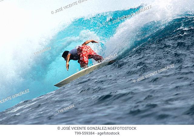 Surfer. Mentawais. Indonesia