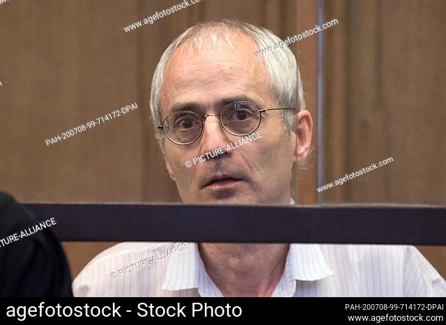 08 July 2020, Berlin: The defendant Gregor S. sits in the continuation of the trial about the deadly knife attack against the Berlin chief physician Fritz von...