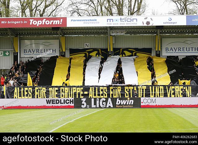 firo : 04/29/2023, football, soccer, 3rd division, 3rd federal division, season 2022/2023, SpVgg Bayreuth - MSV Duisburg SpVgg Bayreuth fans, old town fans