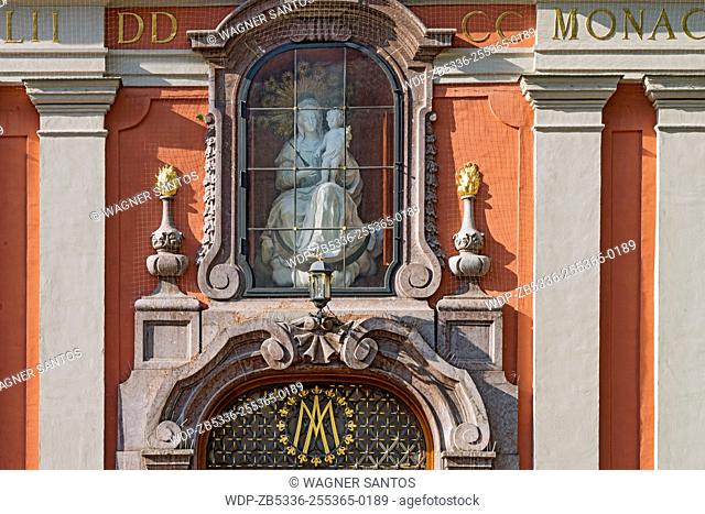 The facade of the Burgersaalkirche - Between the former Jesuit College and its church of St. Michael and the routes to Karlstor is located in a row of houses of...