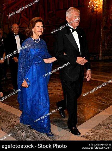 STOCKHOLM 20220831 Drottning Silvia och Peter Forsman, ordförande för SIWI, anländer till Stockholms stadshus inför utdelningen av Stockholm Water Prize
