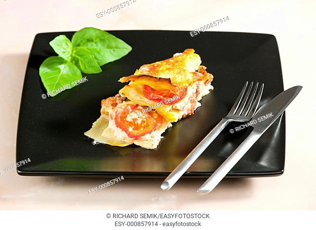 lasagne with minced turkey meat and tomatoes