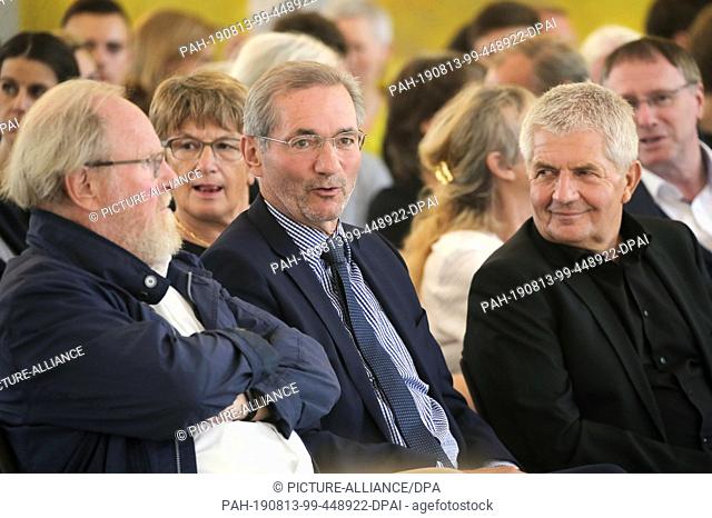 13 August 2019, Berlin: Wolfgang Thierse (l-r), former President of the Bundestag, Matthias Platzeck (both SPD), former Prime Minister of Brandenburg