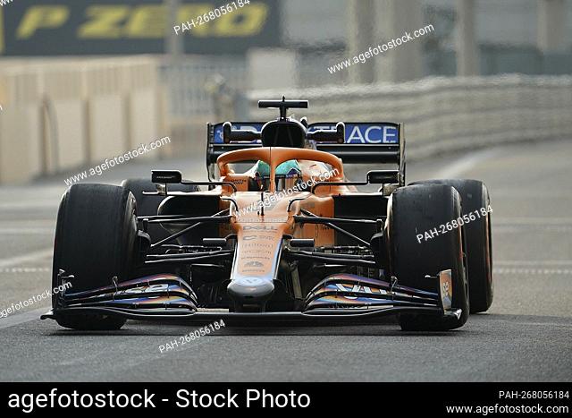 14.12.2021, Yas Marina Circuit, Abu Dhabi, Formula 1 test drives, in the picture Daniel Ricciardo (AUS), McLaren F1 Team. - Abu Dhabi/