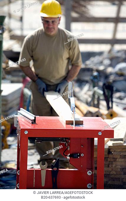 Construction machinery, bench saw with woodcutting circular saw