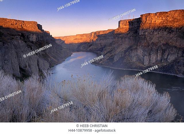 Snake River Canyon at first morning light, Twin Falls, Idaho, USA