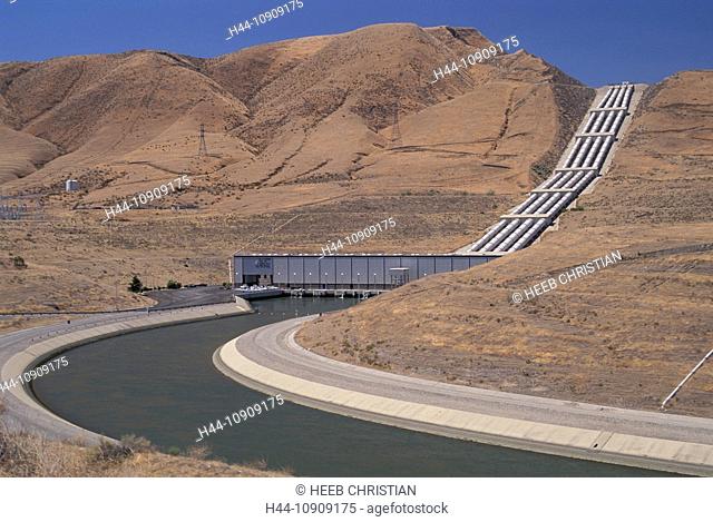 Aqueduct, pipeline, canal, water, desert, arid, pipes, California Water Project, Central Valley, California, USA, United States, America