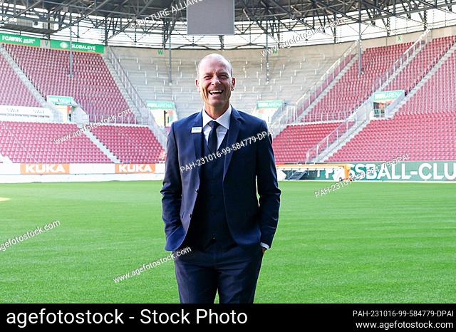 16 October 2023, Augsburg: Jess Thorup is introduced as the new coach at Augsburg's new hopeful is Jess Thorup. In his first coaching engagement in Germany