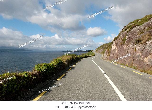 Republic of Ireland, Iveragh Peninsula, Kenmare, coastal road