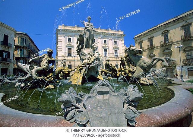 Italy, Sicily, Siracusa city, Ortigia island, Piazza Archimede, Diana fountain