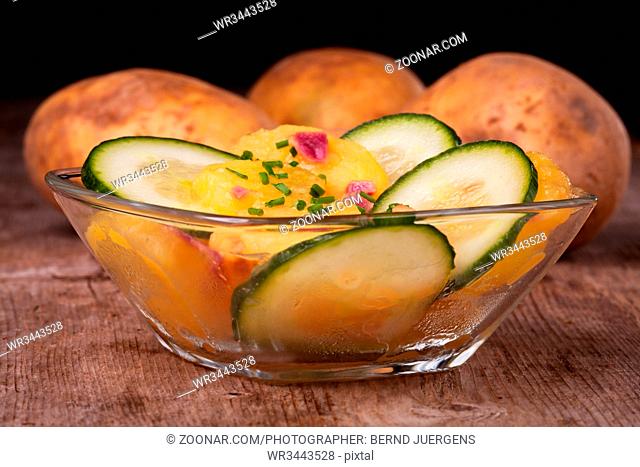 Bayerischer Kartoffelsalat mit Gurke