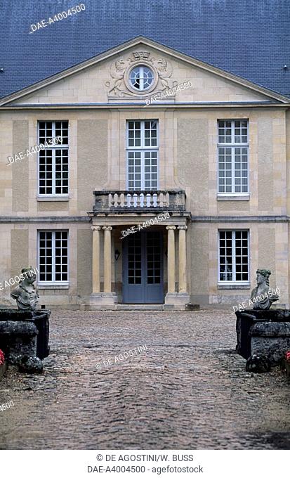 Entrance, Louvois Castle (13th century), ancient abode of Michel Le Tellier, minister of Louis 14th, Champagne-Ardenne, France