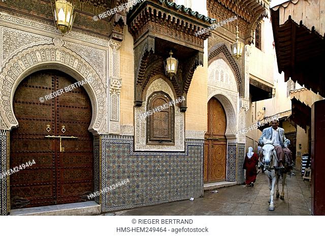 Morocco, Middle Atlas, Fez, Imperial City, Fez El Bali, medina listed as World Heritage by UNESCO, Zaouia funerary mosque of Sidi Ahmed Tijani
