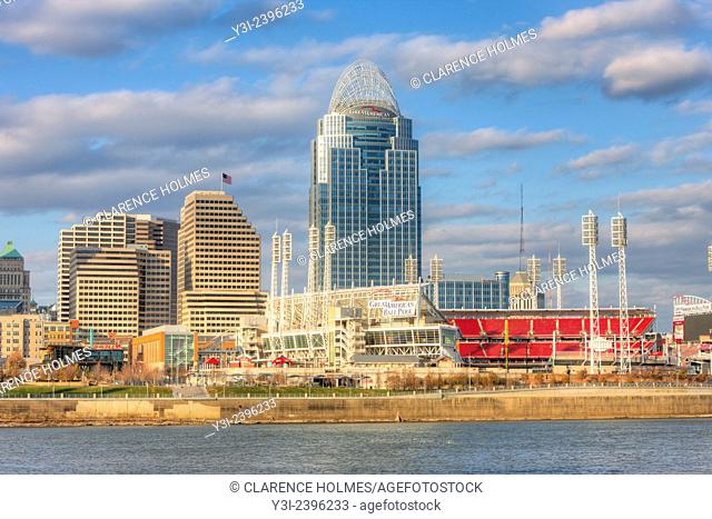 The skyline of Cincinnati, Ohio including the Great American tower and Ball Park