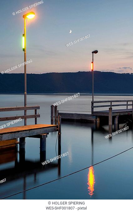 Germany, Baden-Wuerttemberg, Lake Constance, Sipplingen, harbor in the evening