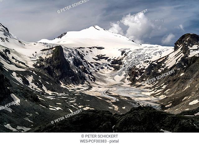 Austria, Carinthia, High Tauern National Park, Pasterze glacier and Johannisberg peak