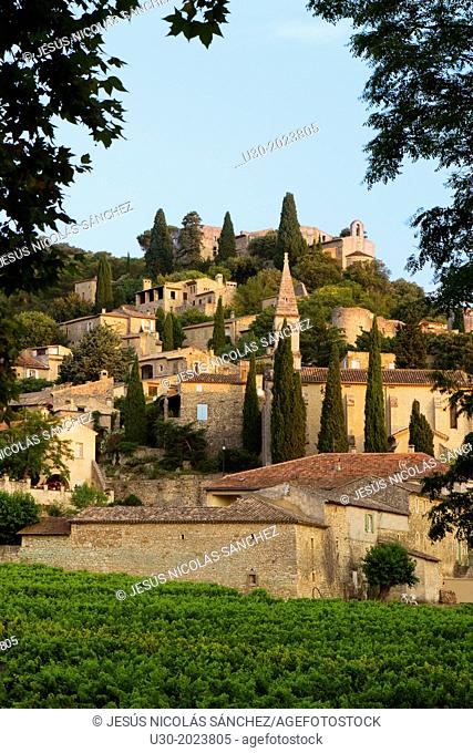 Overview of Roque-sur-Ceze, labelled The Most Beautiful Villages of France, in Gard deparment, Languedoc-Roussillon region. France