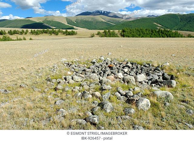 Historic Kurgan or tumulus, grave mound, Saljugem, Sailughem, Saylyugem Mountains, Tschuja Steppes, Altai Republic, Siberia, Russia, Asia