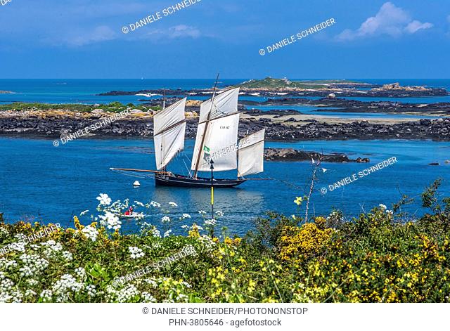 Normandy, Manche, the Grande Ile Chausey, La Cancalaise sailboat in the middle of islets