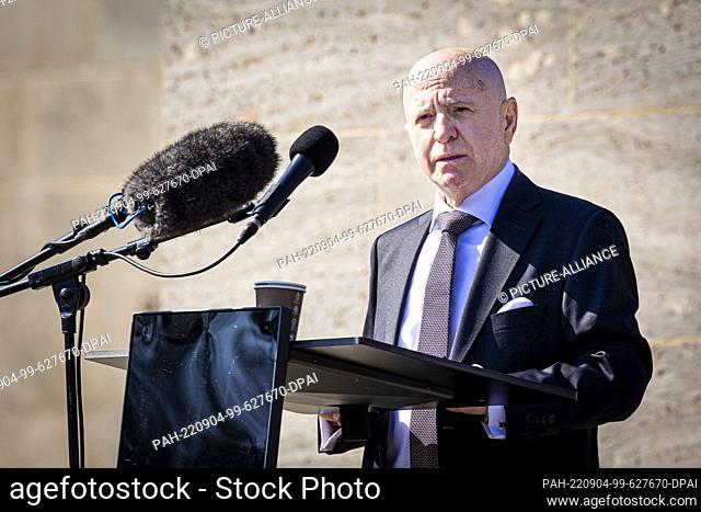 04 September 2022, Lower Saxony, Lohheide: Mark Dainow, Vice President of the Central Council of Jews in Germany, delivers a speech during a commemoration...