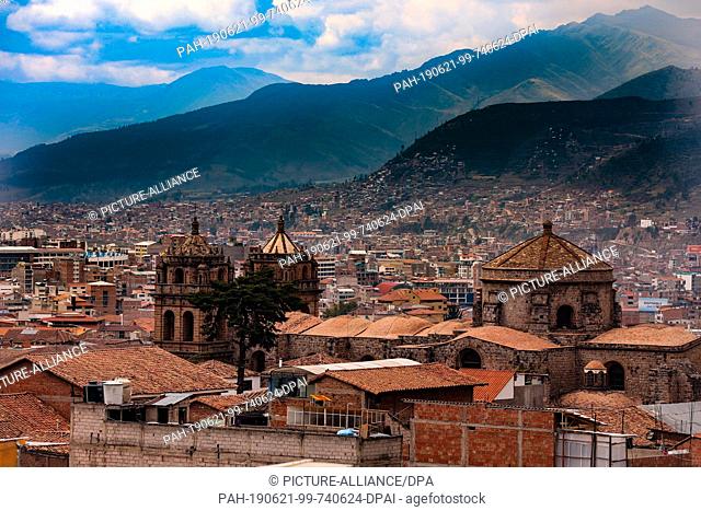 02 May 2019, Peru, Cusco: View over the roofs of Cusco with view on Iglesia de San Pedro (St.Peter`s Church) Cusco was the capital of the Incas