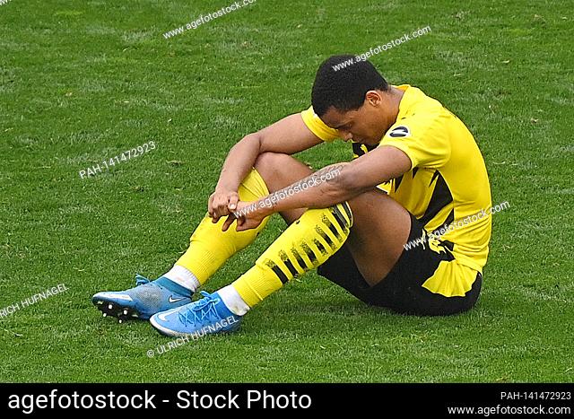Manuel AKANJI (DO), disappointed, disappointed, disappointment, disappointment Soccer 1. Bundesliga season 2020/2021, 27th matchday, matchday27