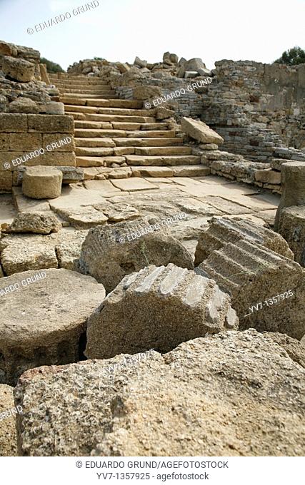 Remains of columns and capitals of the ancient Roman temple, Carteia Archaeological, San Roque, Cádiz, Andalucia, España