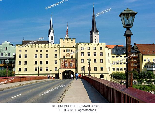 Red Bridge to Bridge Gate, Holy Spirit Church, City Tower of the Church of Our Lady, Wasserburg am Inn, Upper Bavaria, Bavaria, Germany