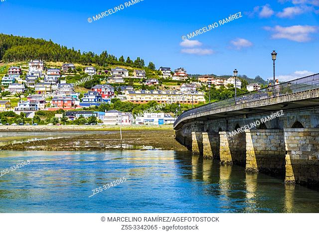 Puente Mayor or of Misericordia bridge over the estuary of Viveiro. Viveiro, A Mariña country, Lugo, Galicia, Spain, Europe