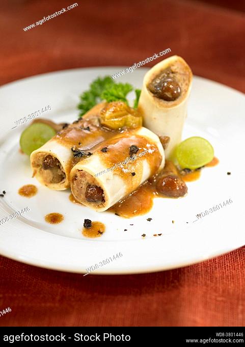 cannelloni with mushrooms, minced meat, leek and onions