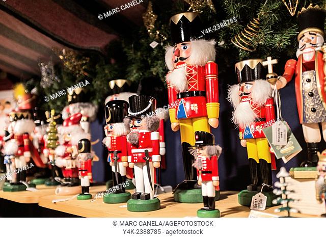 Europe, Germany, Berlin, Nutcracker, Soldier, A variety of traditional nutcracker figures The Nutcracker and the Mouse King German: Nussknacker und Mausekönig...