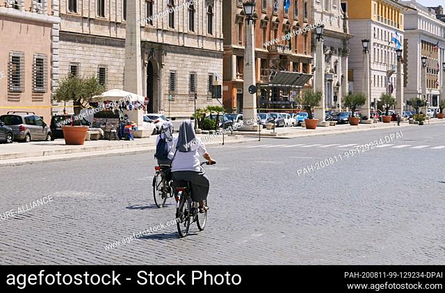 10 July 2020, Italy, Rom: A street without car traffic in front of St. Peter's in Rome. The travel restrictions due to the Corona pandemic have been lifted...