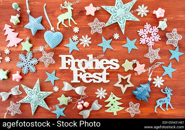 Rustikaler Hintergrund aus Holz mit Weihnachtsdekoration
