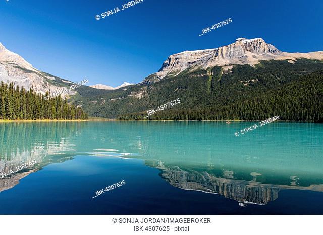 Emerald Lake, Yoho National Park, Canadian Rockies, British Columbia Province, Canada