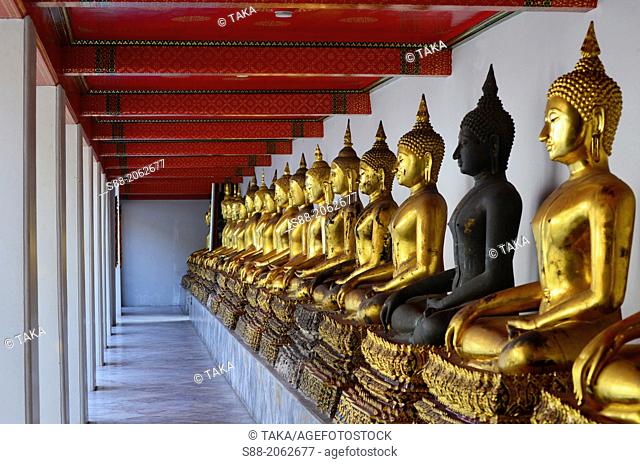 Golden Buddha at Wat pho temple which is one of the biggest temple in Bangkok. There are more than 1, 000 Buddha images in these temple