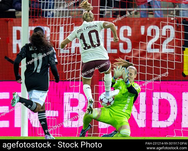 14 December 2023, Bavaria, Munich: Soccer, Women: Champions League, Bayern Munich - Ajax Amsterdam, group stage, Group C, match day 3