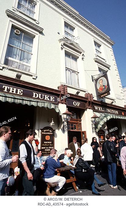 Pub 'The Duke of Wellington' at the Portobello Road Market London England