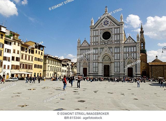 Santa Croce Basilica and Piazza, Florence, UNESCO World Heritage Site, Tuscany, Italy, Europe