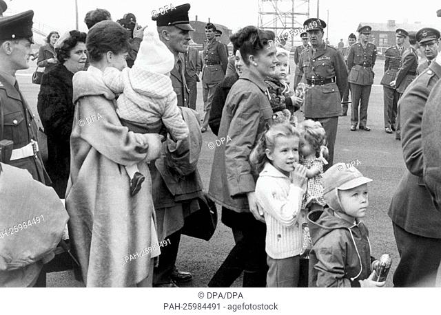 British soldiers of the ""Welsh Regiment"" and their families leave Berlin from Airport Gatow in direction of Cardiff, Wales, on the 22nd of October in 1963