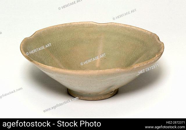 Lobed Bowl with Phoenix, Tang dynasty (618-907) or Five Dynasties period, late 9th/early 10th cent. Creator: Unknown