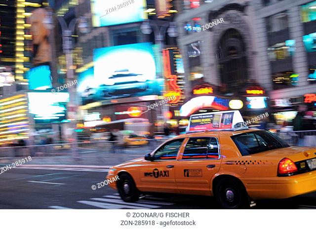 New Yorker Taxi am Broadway / Yellow cab at the Broadway, New York