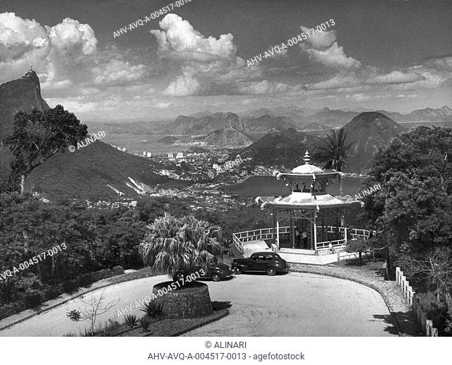 Gazebo with a view of Rio de Janeiro, shot 1950 ca. by Lucarelli