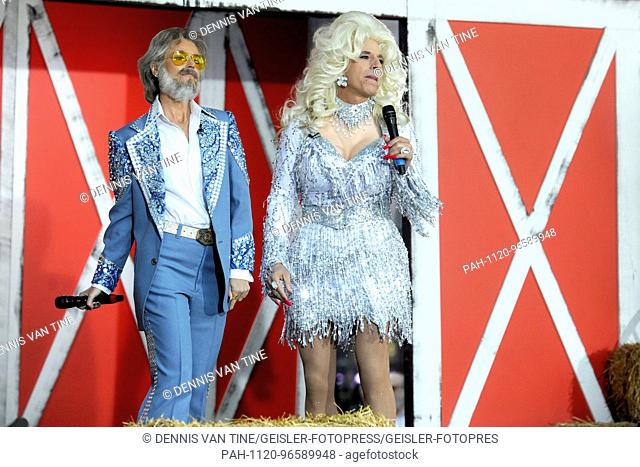 Savannah Guthrie as Kenny Rogers and Matt Lauer as Dolly Parton at the NBC Today Halloween Extravaganza 2017 at Rockefeller Plaza. New York, 31.10